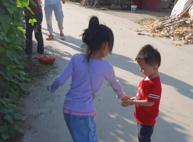 陶虹|姚威一家团聚：许敏下厨做家务，姚师兵带孩子，田静：我的好公婆