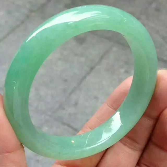 雕刻|2000买下的石头，木那白岩沙“全赌料”，切出6支完美的冰种手镯，果真没让人失望！