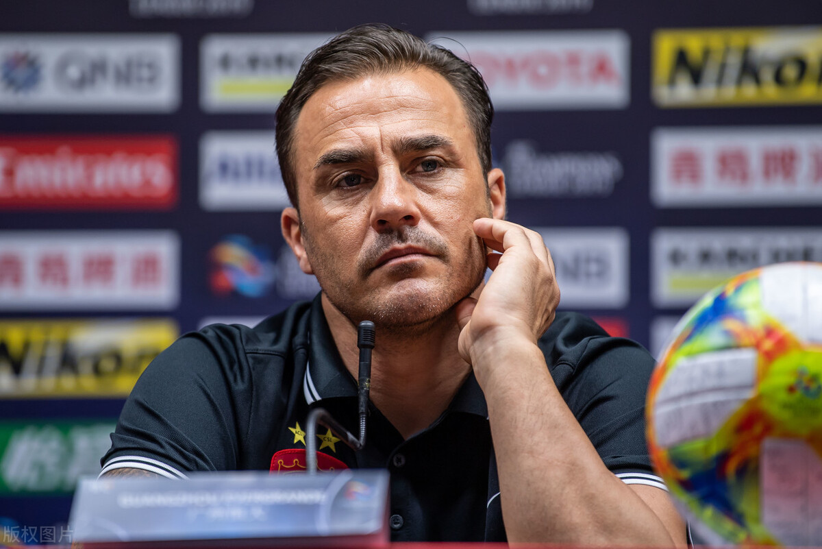 广州恒大|许家印不玩了?曝恒大再有7人离队,中超争冠已暴露致命短板