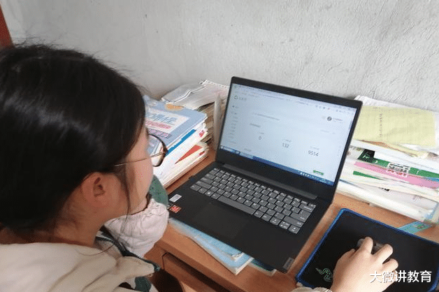 大学|能上这几所大学太幸福了，毕业即失业没可能，还没毕业就被预订了