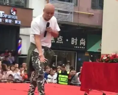 读书会撩 《非诚勿扰》，当年红得发紫的他，消失了