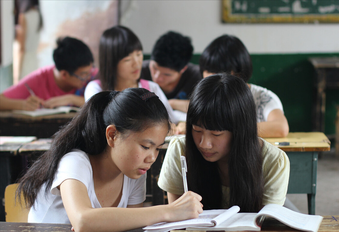 大学|高中生迎来“好消息”，4类大学将被撤销，上大学变得更容易了