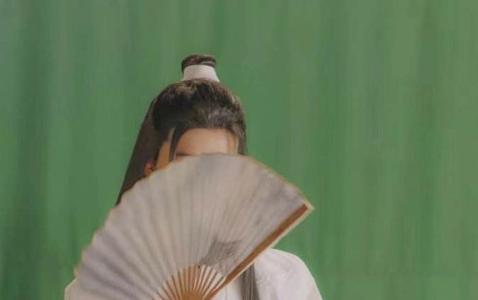 白泽|丁真饰演白泽被吐槽，造型敷衍影楼风浓厚，网友：浪费颜值