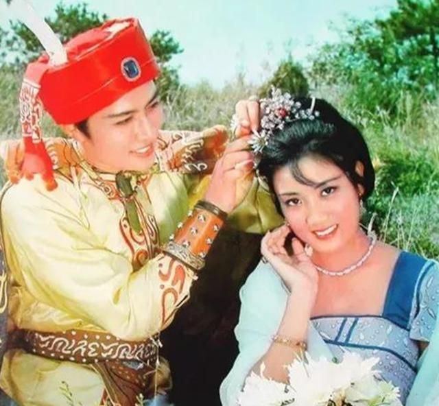 |她是双料影后，陈道明同学，刘晓庆甘愿作配，后下海经商身家过亿