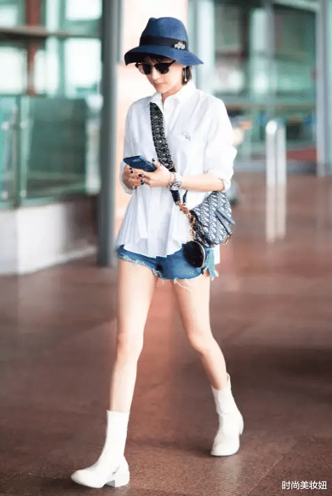 王子文|王子文换发型像换了人，粉色连衣裙配一刀切短发，差点认不出