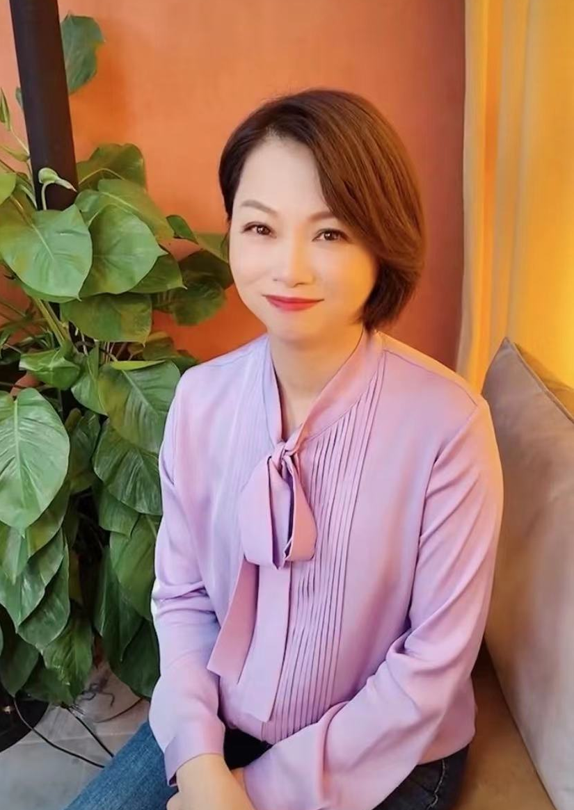 黄灿盛|55岁知名港星领退休金度日!长居内地生活滋润,称不工作是没人请