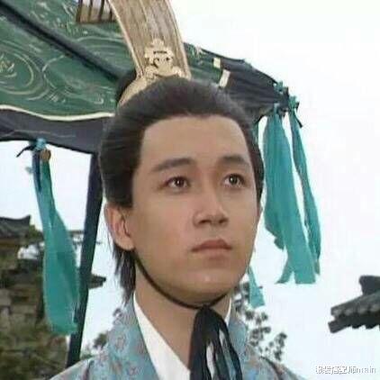 服装搭配师main|年轻靠颜值，中年靠演技，爱摇滚也爱书画，潘粤明真宝藏好男人