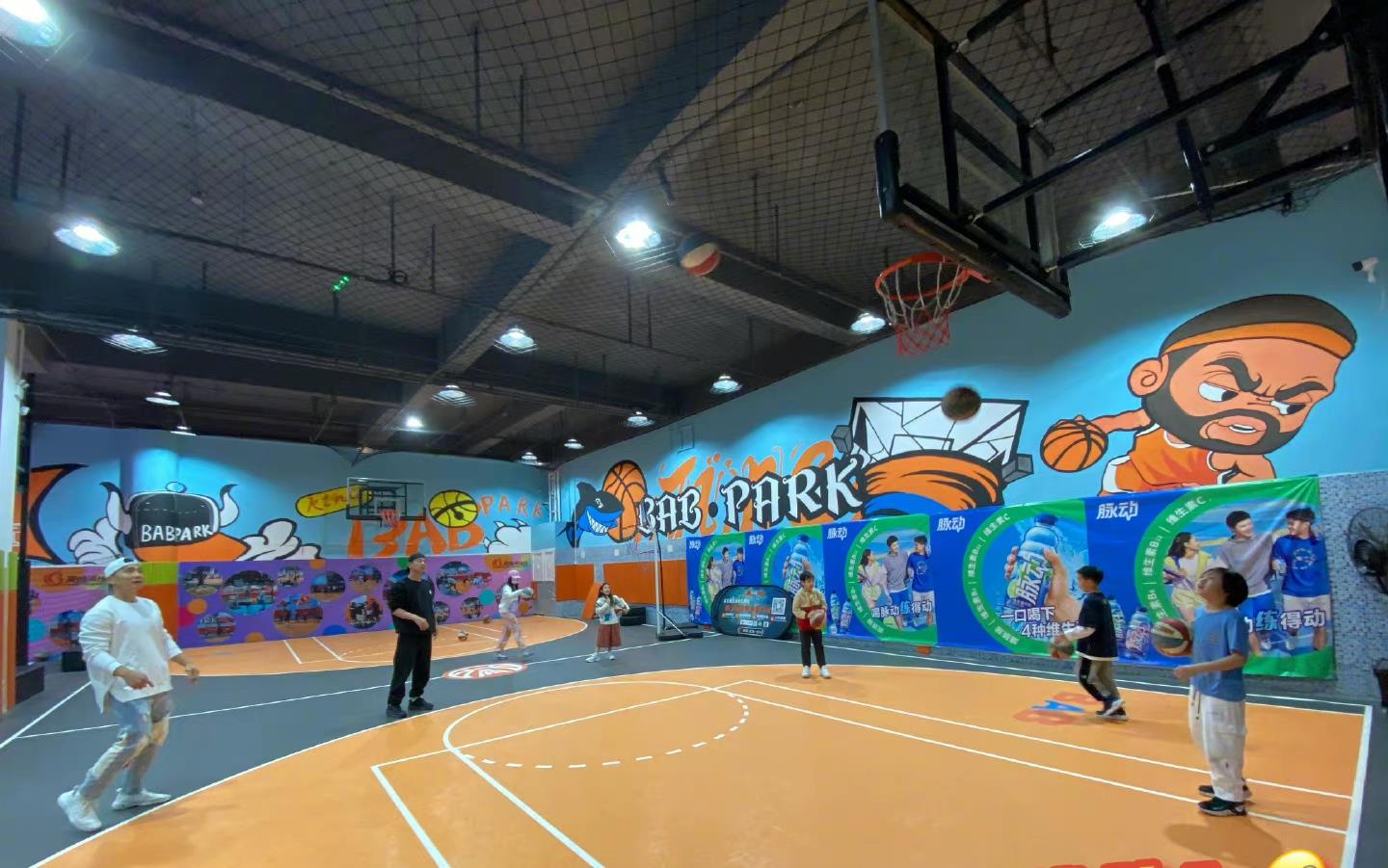 吴尊|《爸爸去哪儿》重聚,应采儿紧靠春哥,吴尊老婆大方露面太女神