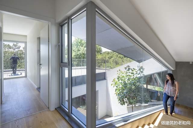 设计师|完全契合于地形的住宅:由低到高、从开放到私密层层递进