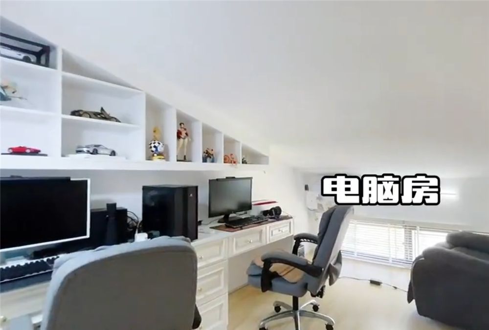 一家六口的405㎡顶层大宅:巧妙利用阁楼,装修出9室4厅5卫