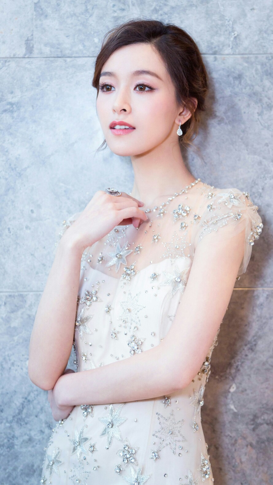 刘亦菲|都是一字眉惹的祸！当新版“王语嫣”换上柳叶眉，美貌不输刘亦菲