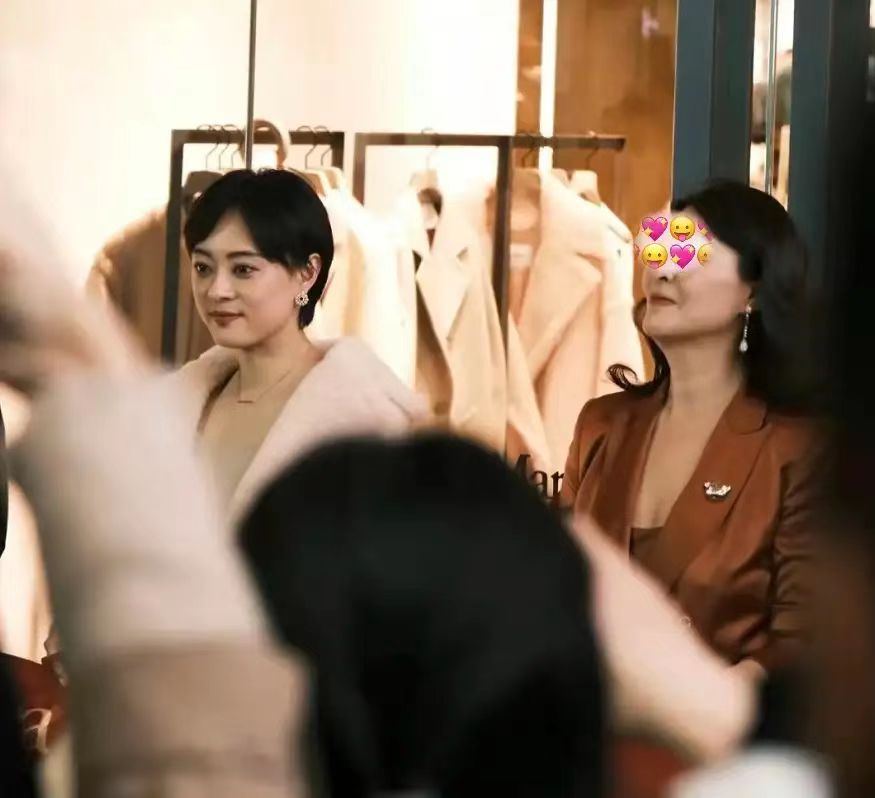 孙俪|孙俪站台生图曝光！穿3万块泰迪熊大衣像贵妇，可惜这张脸也垮了
