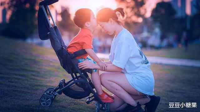豆豆小糖果|很多女人离婚之后，为什么还要和前夫同居？看看她们怎么说