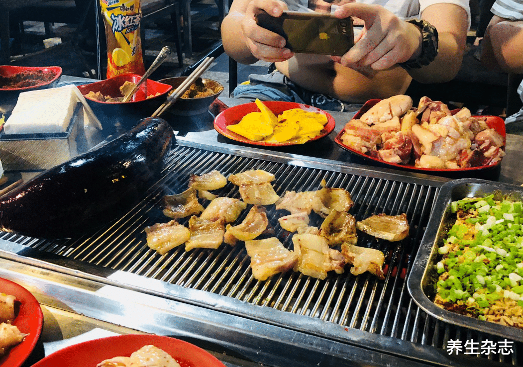 甲状腺|“857”名媛一月外出25次,不幸离世,医生:甲状腺早已受损