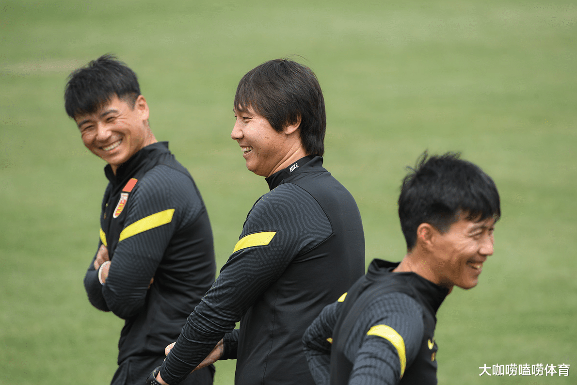 范旺旺|0-0!世预赛又爆大冷!鱼腩逼平亚洲冠军,国足战沙特前收获利好