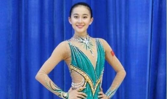 张豆豆|凭一张挺胸照爆红，却因“发育太快”退役，拒绝进娱乐圈去当教练