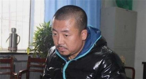 吉世光|他逃亡13年，混进娱乐圈出演60多部剧，因名气太大被警方一眼认出