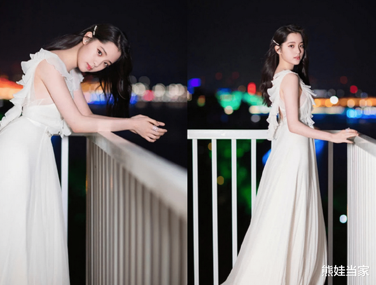 童星|两位“童星”，一个“发育过猛”一个“禁欲系女神”，你更喜欢谁