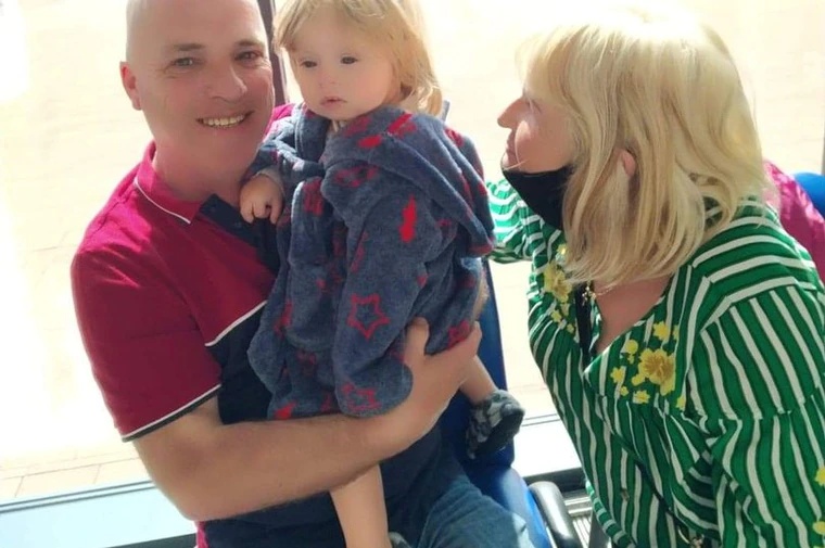 大国将苓 花园玩耍误食鸟粪，1岁半男婴肾衰竭，抢救19天险丧命