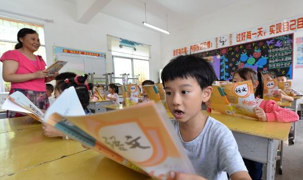 吴洪娜聊说育儿|老教师年年统考第一,成为学校出名人士,同事却表示:太自私