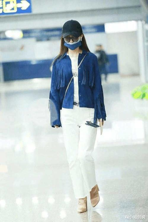 赵丽颖|赵丽颖衣品真不错，把流苏穿身上年轻好几岁，裤腰挂小包新潮抢镜