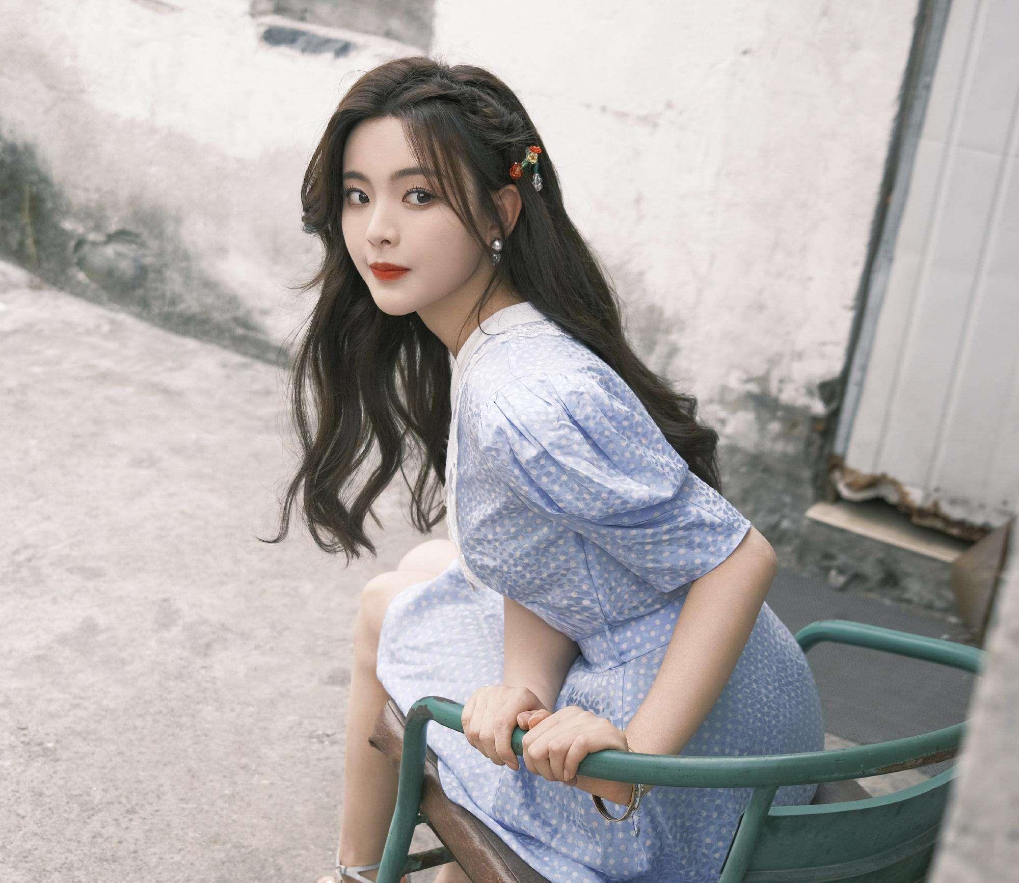 洪金宝|爸爸过60大寿，杨超越回乡吃席，没有明星架子！