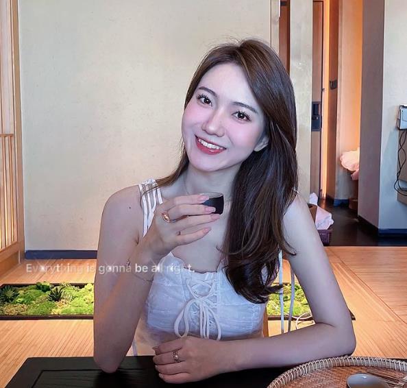 一只麦兜 《心动4》橙子晒打羽毛球视频,我被“锁骨”吸引,都可以养鱼了