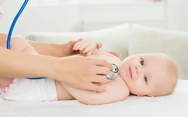 萌宝成长路|别把肺炎当感冒！“3看2听”教你准确区分肺炎和感冒！