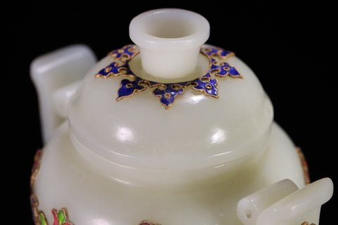 |和田玉双耳香炉、银鎏金花丝镶嵌