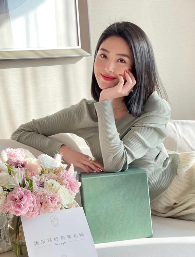 穿搭小可爱|跟着杨彩玉学穿搭,法式复古风轻松get!