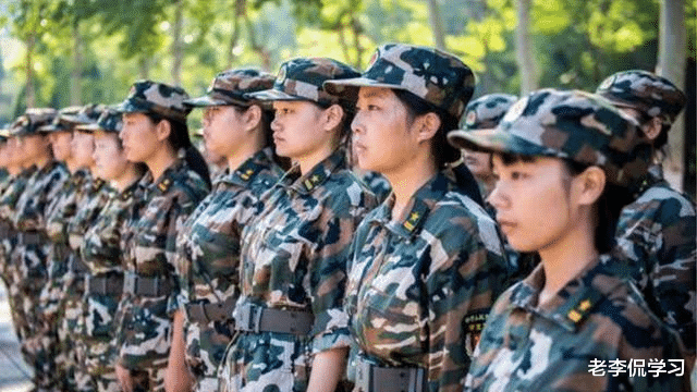 老李侃学习|985高校上演“闹剧”，因军训辛苦男女互相举报，过程引人唏嘘