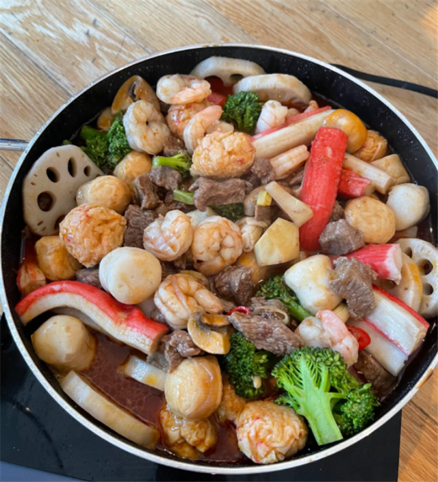 edg战队|EDG教练吐槽冰岛食物：每天“聚餐”，解锁站着吃饭一个月的成就