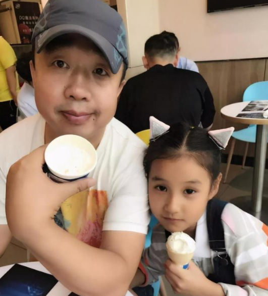杨雪|杨雪女儿“开挂式”长大,完美避开父亲长相,这脸被天使吻过?