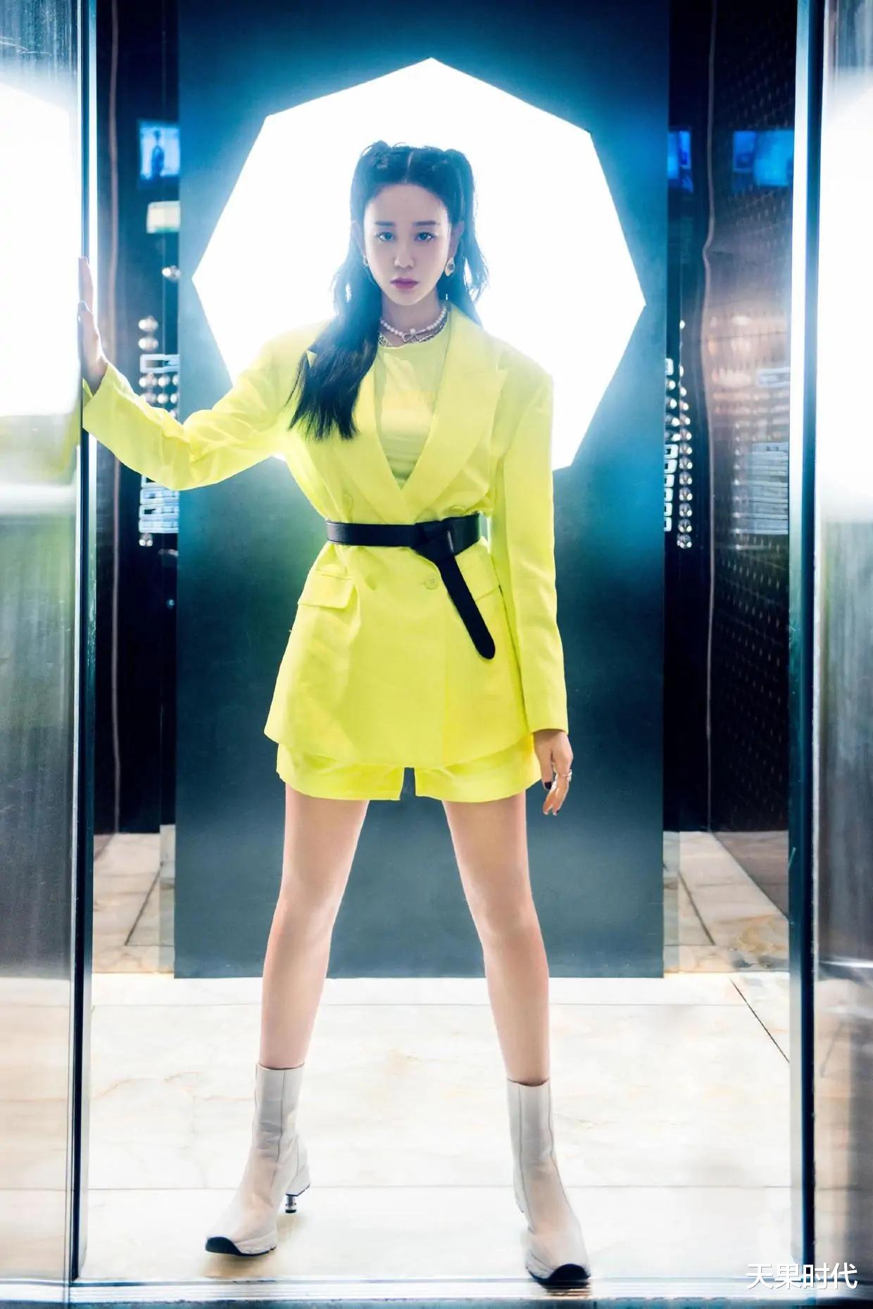 天果时代 海陆摆脱“米老鼠”印象,西装短裤套装时髦又洋气,大长腿太绝了