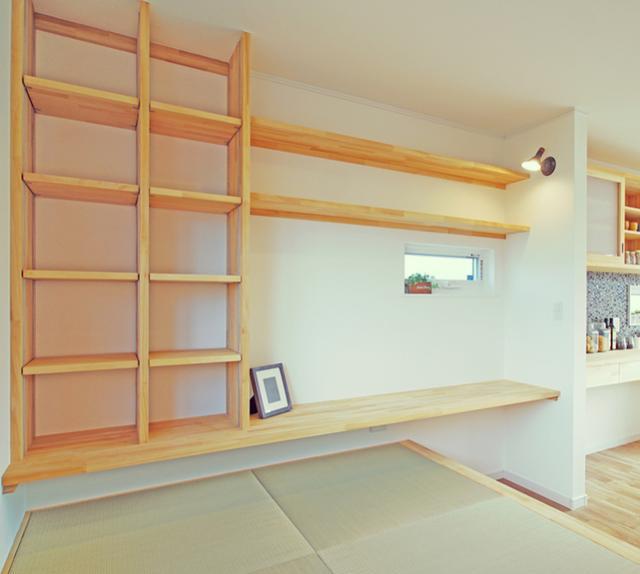 榻榻米|同样是在榻榻米床头做收纳,日本跟国内的差距不小,这次我选后者