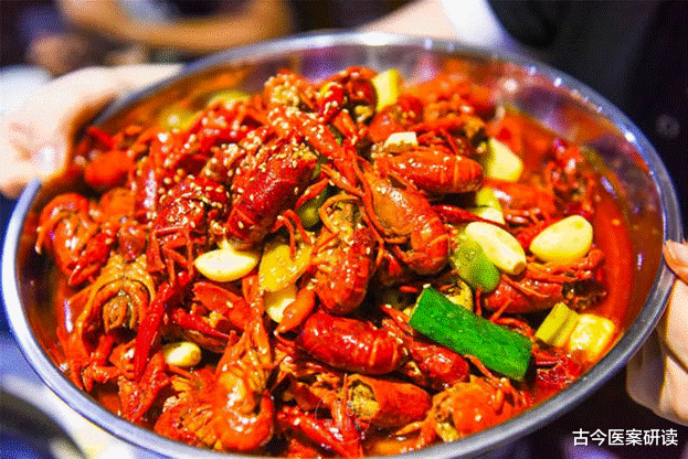 医生|卫生组织联合声明：停止饮用“1桶装水”，加速肺脏癌变，趁早换