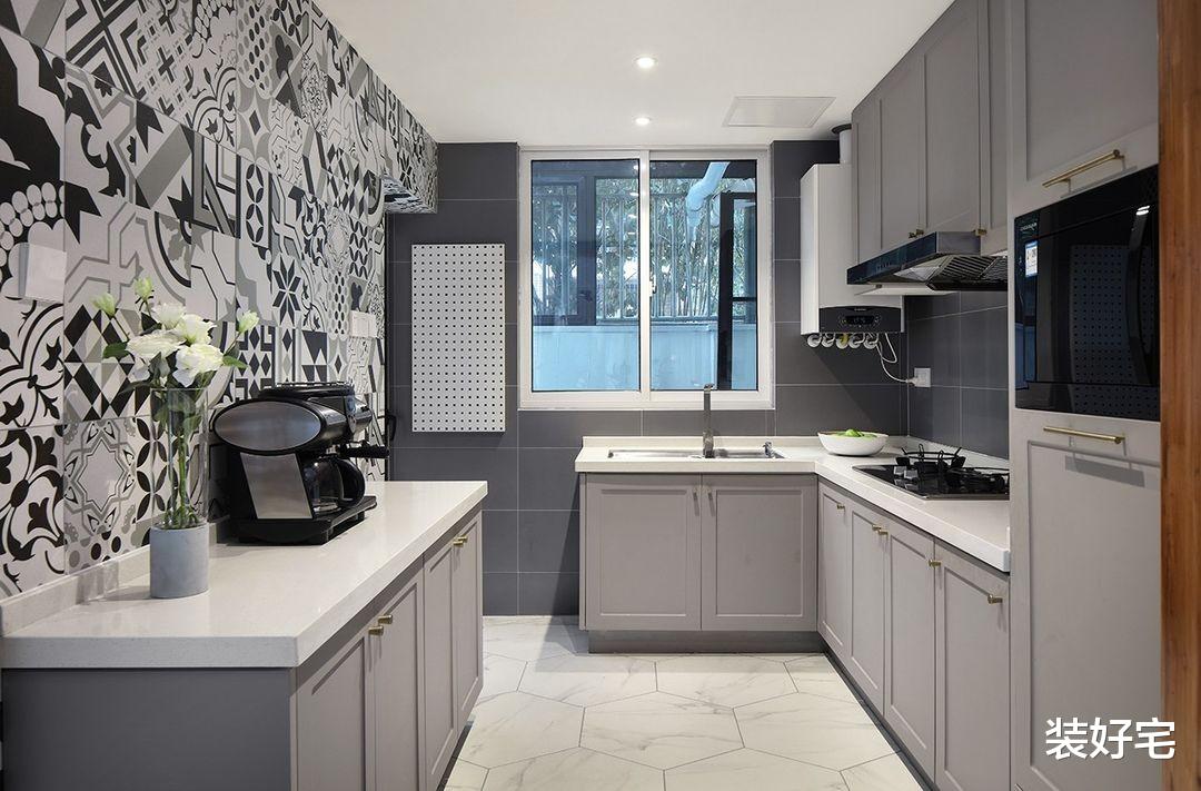 设计师|大量原木材质打造的小复式,满足功能性的同时,力求简洁明快