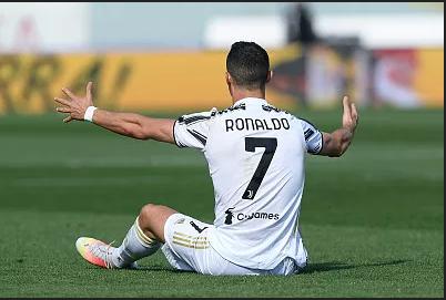 羊城派 【意甲】C罗状态低迷，引发尤文球迷抗议