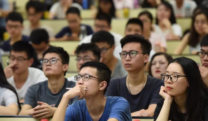 高校|大批留学生回国就业被“冷待”，花费数百万镀金，如今本都捞不回