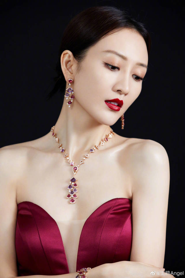 王鸥|王鸥红色玫瑰裙集