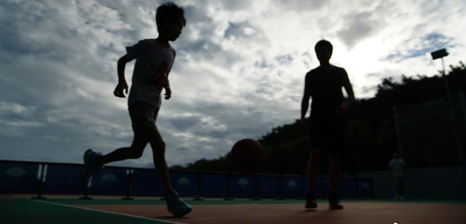 孙俪|孙俪发文告别2021，期间提到女儿希望能再有个妹妹，自我感叹可能会让她失望了