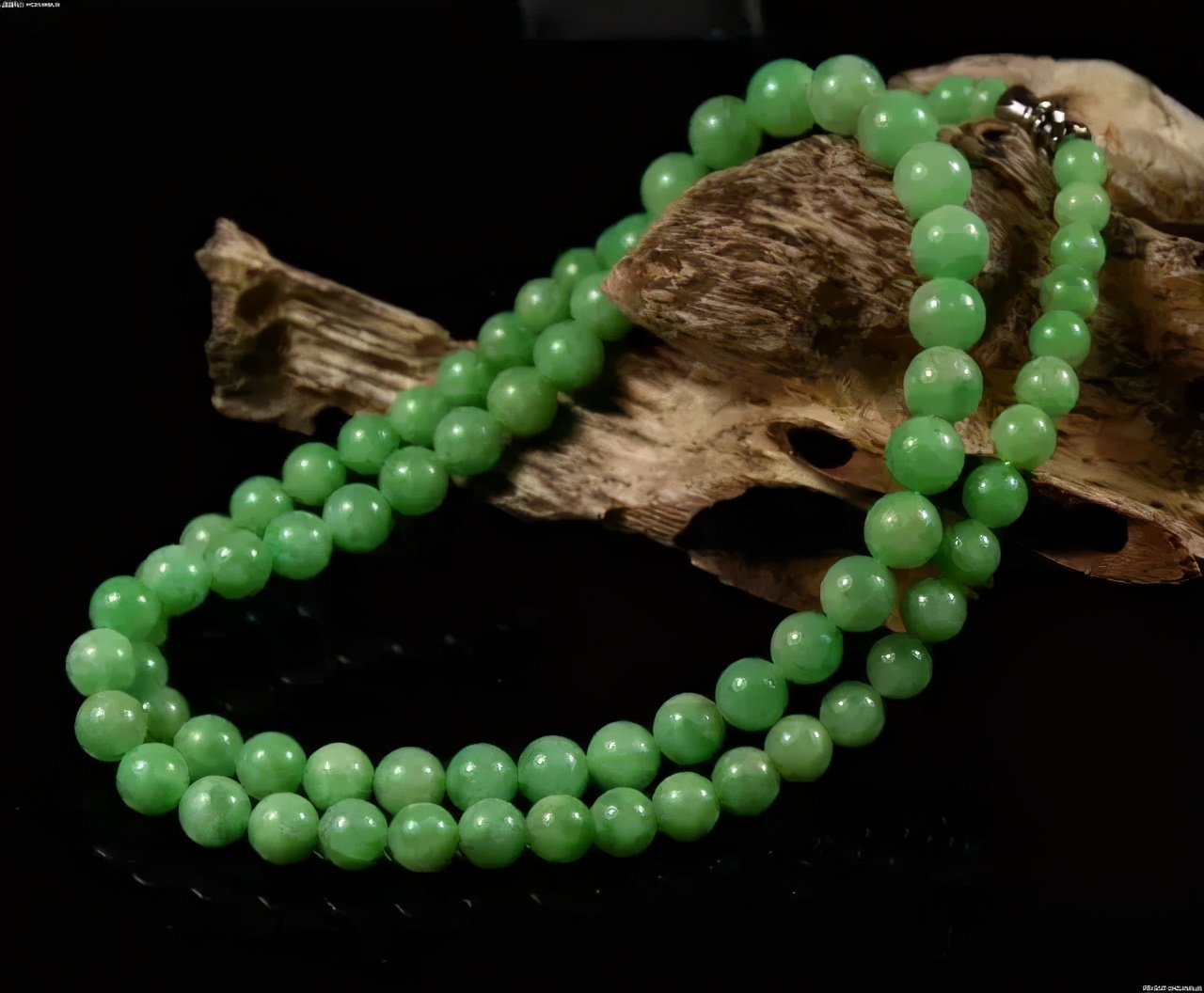 翡翠手串|为什么翡翠手串一定要是18颗？