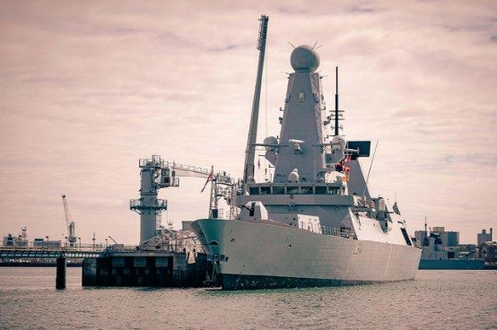 育儿常识大百科|还没抵达中国南海就被迫返航，英海军接连两次被打脸！网友：活该！