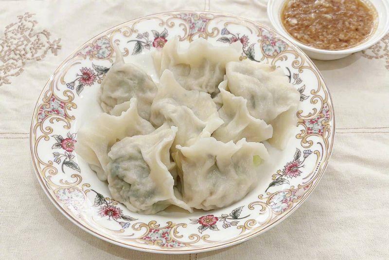 迪丽热巴|围观肖战迪丽热巴宋茜等艺人花式晒饺子！原来饺子还有这么多包法