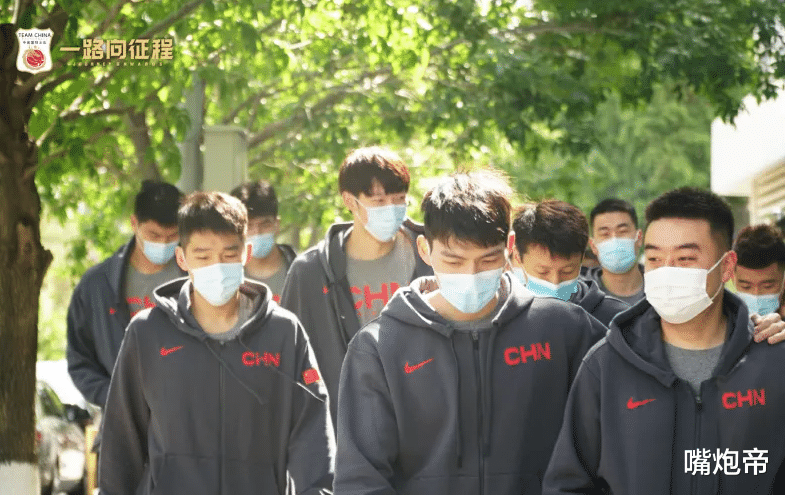 维金斯|维金斯官宣替加拿大出征！库里给他加油，靠CBA第一铁闸周鹏封杀他