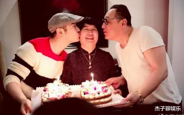 刘亦菲|刘亦菲与干爹各求所爱，黄晓明与干妈再无互动，为何都分道扬镳？