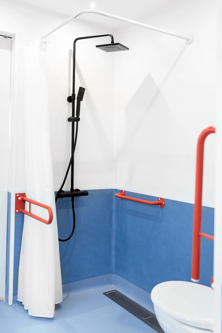 巧妙改造,冷藏卡车变成了带厨房的两室一厅度假屋