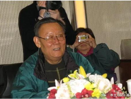 马东|老戏骨吕中：22岁嫁小学同学，3个孩子事业有成，儿媳是国际影后