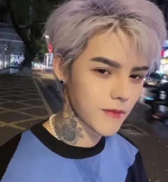 何沐青谈|殷世航被素人粉丝表白，竟曝光对方照片，诋毁其长相克夫