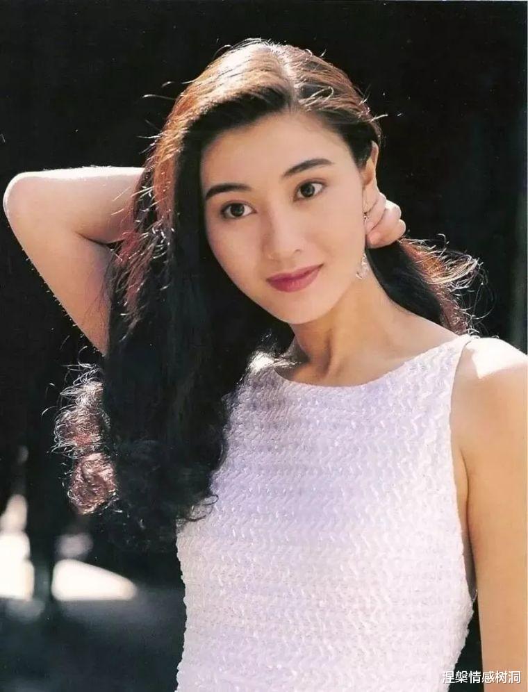 涅槃情感树洞|李嘉欣与10岁儿子嘴对嘴喂食引争议,富豪老公略显老态,淡定观望